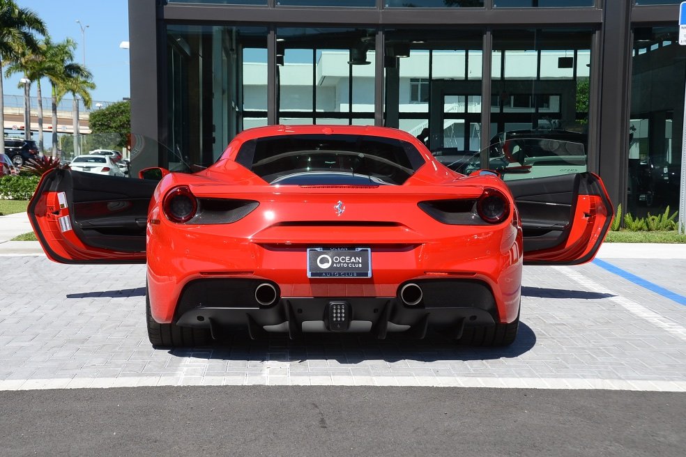 Pre Owned 2017 Ferrari 488 Gtb 2d Coupe In Doral L19079